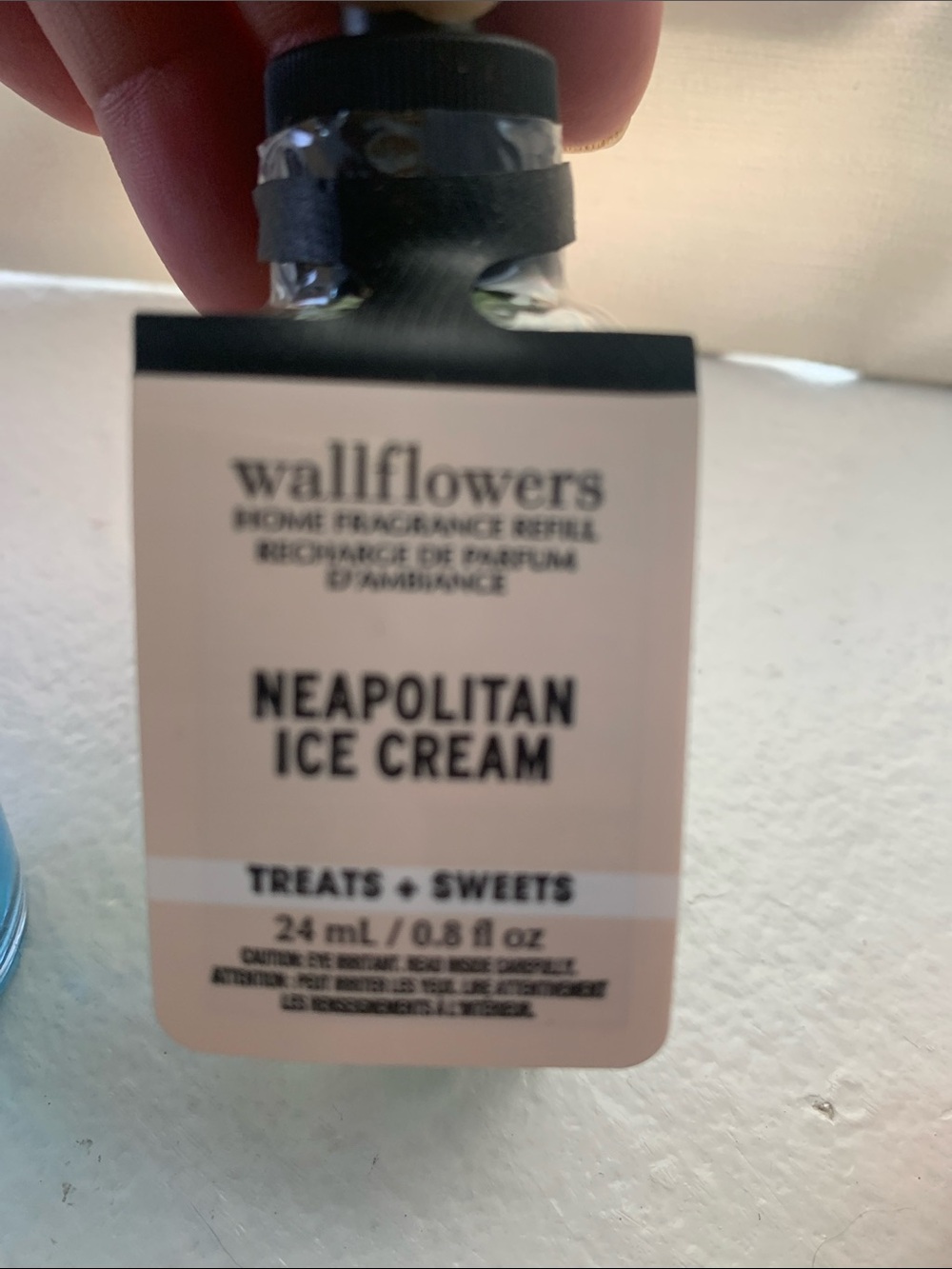 🆕-Bath & Body Works Wallflowers Refill Trio - - Picture 2 of 5